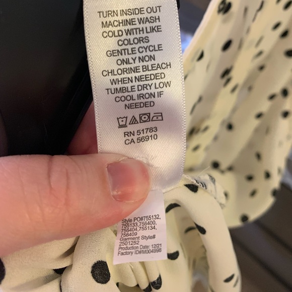 Maurices Button Down Dotted Tank Top Size L - Picture 8 of 9